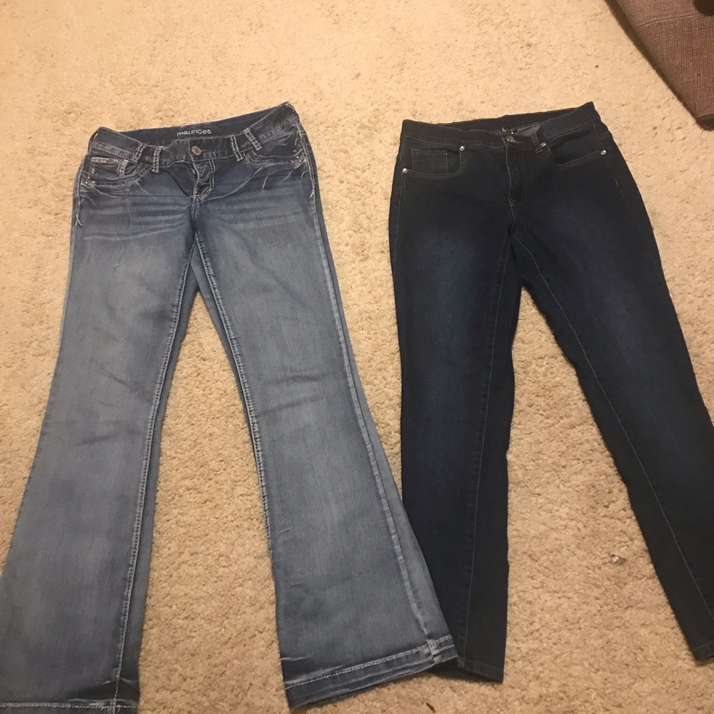 2 pairs of size 5/6 jeans Maurice’s and Venus